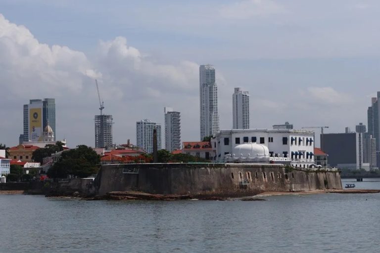 Panama-muralla-1